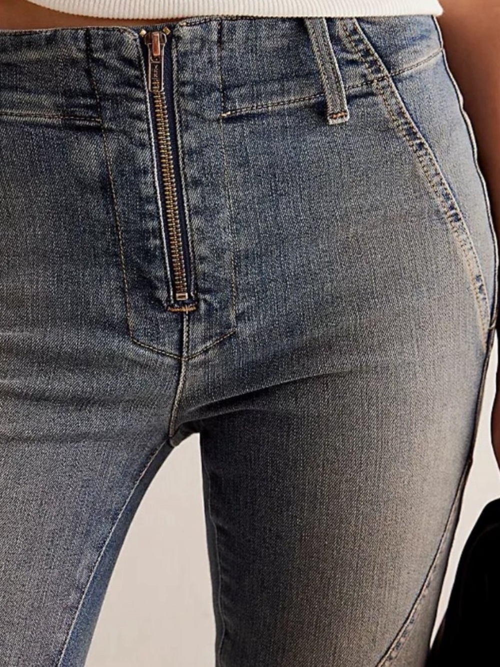FREE PEOPLE Women's We the Free Mamba Mid-Rise Flare Jeans | Size 28 - Picture 3 of 12